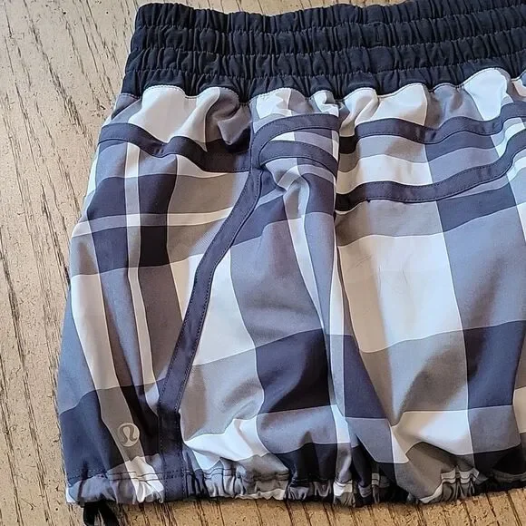 Lululemon size 8 plaid skirt skort - Picture 8 of 10